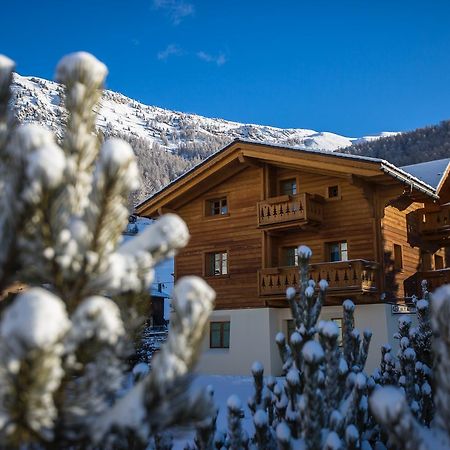 Les Fleurs Bleues Aparthotel Livigno Exteriör bild