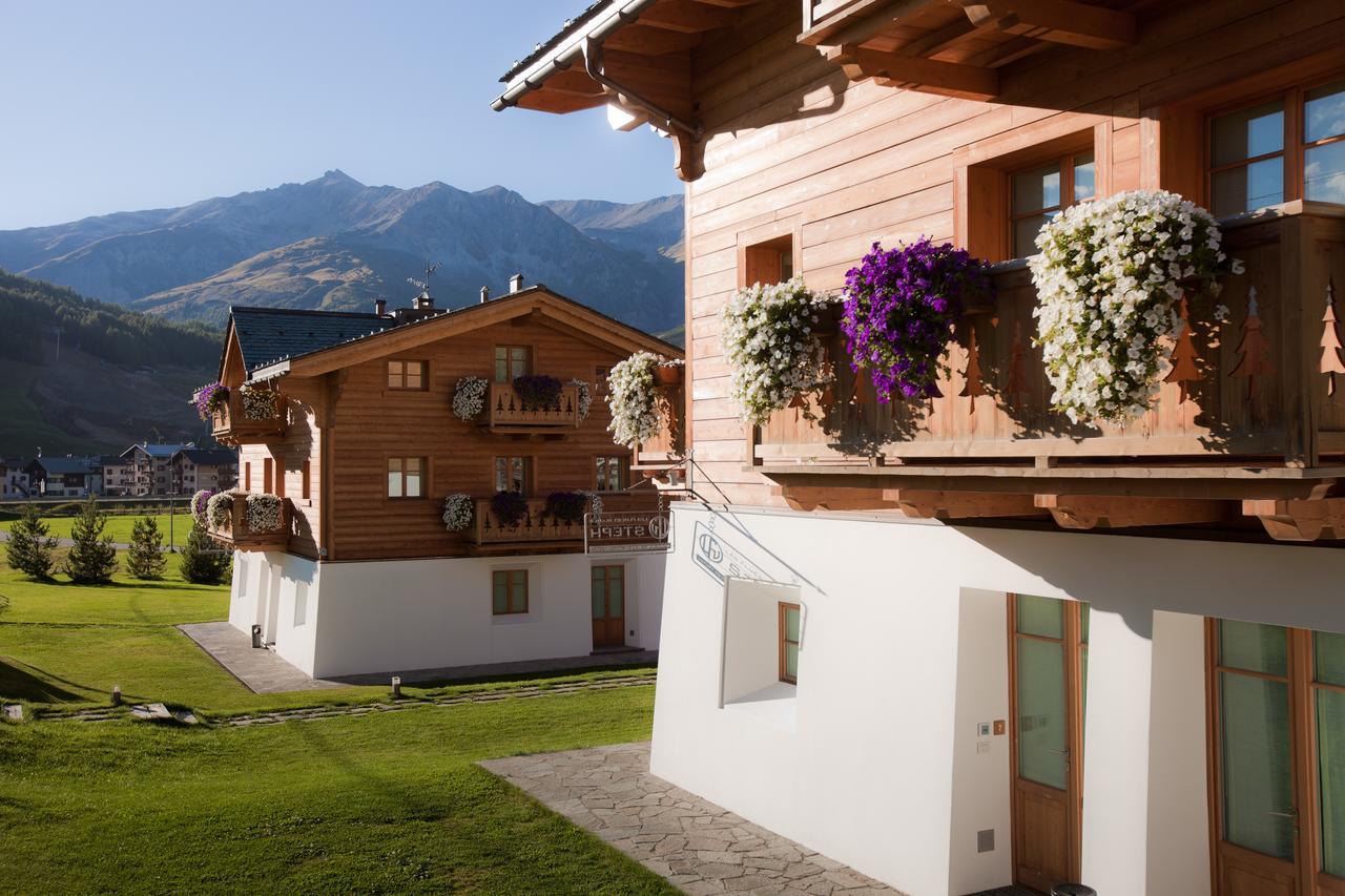 Les Fleurs Bleues Aparthotel Livigno Exteriör bild